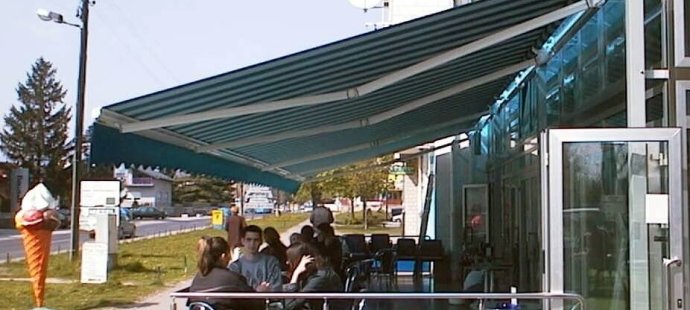 Markiza tarasowa dla restauracji
