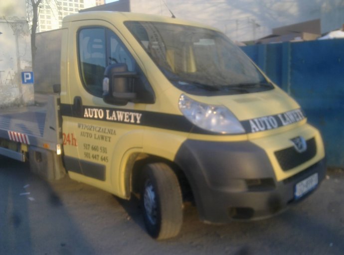 Oklejenie samochodu Auto Lawety