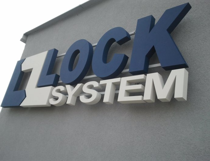 Litery przestrzenne Lock system