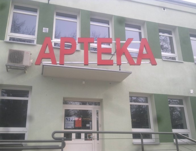 Litery przestrzenne dla apteki